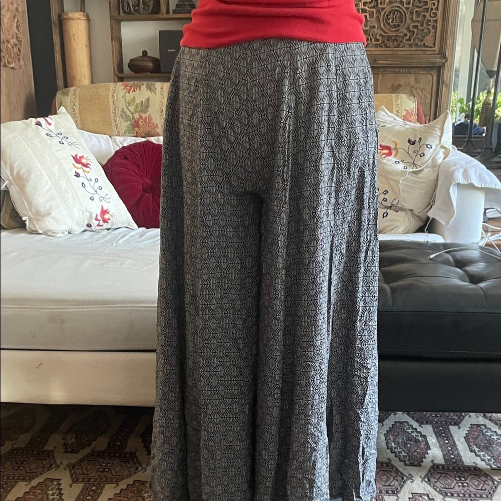 Harem pants. Elasticated top. Small but could also fit medium - Picture 2 of 4